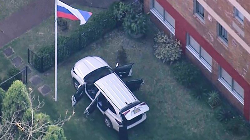 Detienen a un hombre por estrellar su veh&iacute;culo contra el Consulado ruso en S&iacute;dney