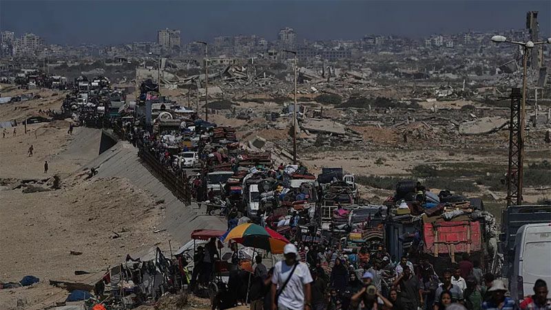 &Eacute;xodo de palestinos de la Ciudad de Gaza entre bombardeos de tanques y aviones