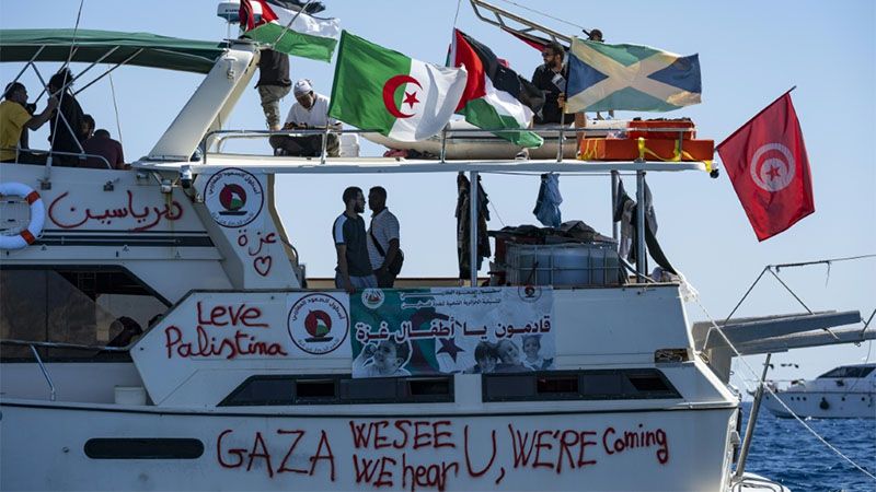 La flotilla contin&uacute;a su traves&iacute;a hacia Gaza pese a que la ocupaci&oacute;n israel&iacute; intercept&oacute; varios nav&iacute;os
