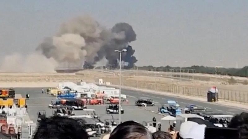Muere un piloto indio tras estrellase su caza durante una exhibici&oacute;n a&eacute;rea en EAU