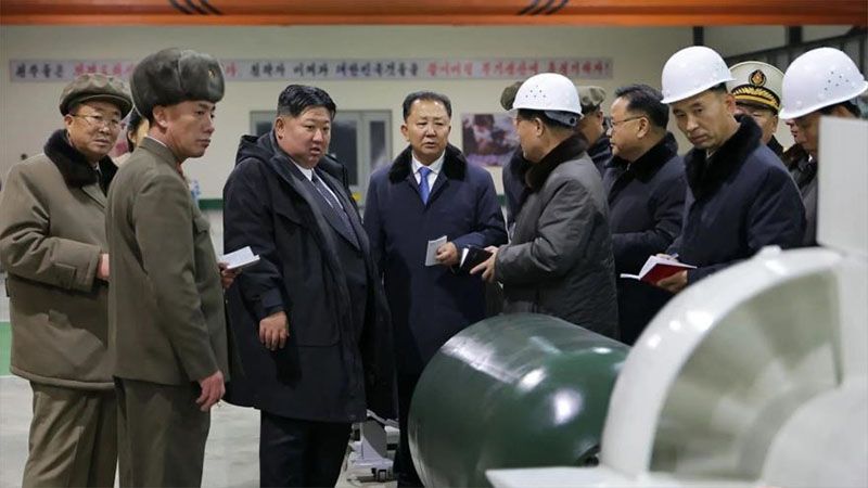 Kim supervisa planta de submarinos nucleares y prueba de un nuevo misil