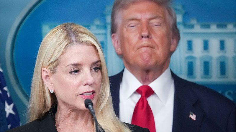 Donald Trump despide a Pam Bondi de su cargo como Fiscal General