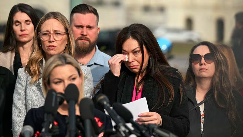 V&iacute;ctimas de Epstein responden a Melania Trump y piden testificar bajo juramento