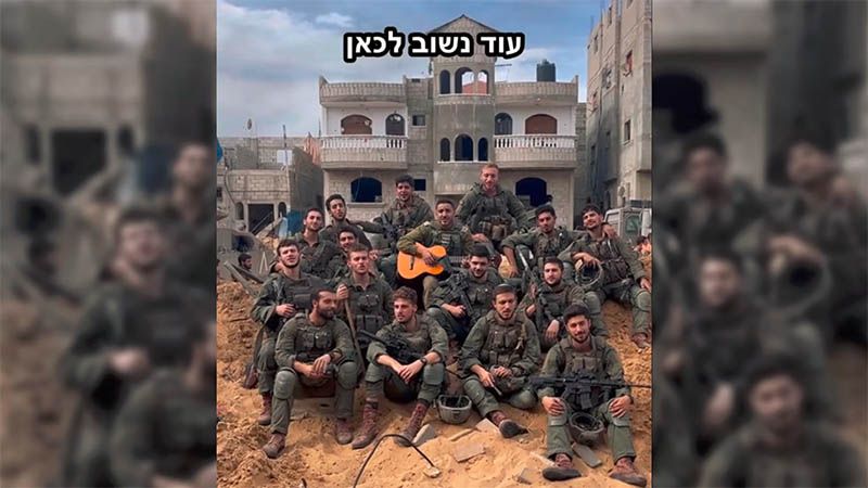 Foto de un palestino con los ojos vendados y atado a una cama desata esc&aacute;ndalo en el ej&eacute;rcito israel&iacute;