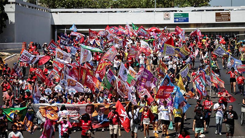 Simpatizantes de Lula se movilizan para apoyar su candidatura a tres semanas de las elecciones