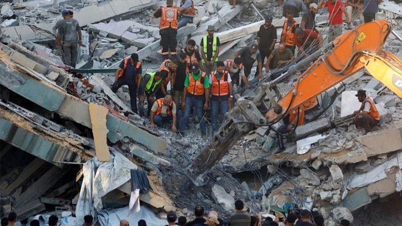 Derrumbe de un edificio en Gaza da&ntilde;ado por ataques israel&iacute;es deja 20 muertos y 60 desaparecidos