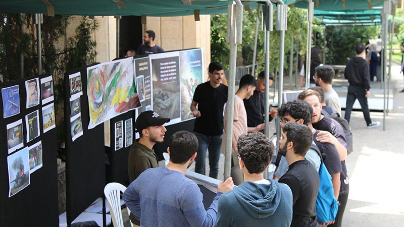 Universitarios libaneses organizan una exposici&oacute;n sobre los cr&iacute;menes israel&iacute;es