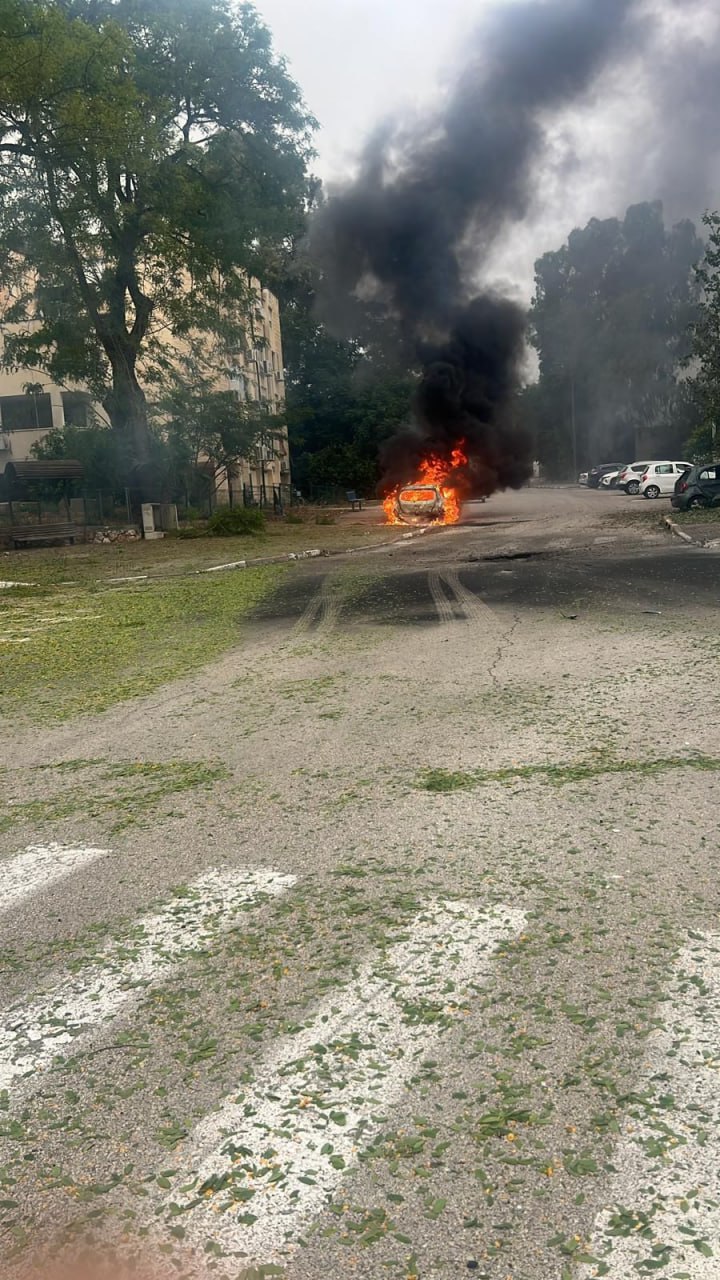 En im&aacute;genes: &ldquo;Kyriat Shmona&rdquo; se arde tras ser golpeada por el &lsquo;Katyusha&rsquo;